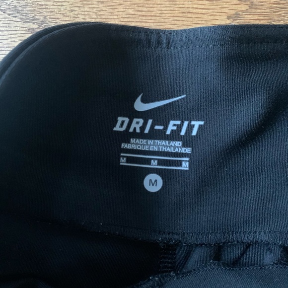 NWOT Nike Dri Fit Capris - Picture 3 of 4